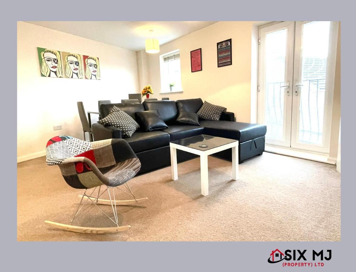 Chichele House, sleeps 8, private parking, Corporate Welcome Higham Ferrers Exterior foto