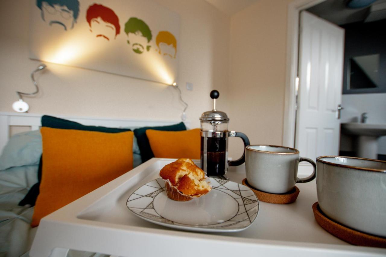 Chichele House, sleeps 8, private parking, Corporate Welcome Higham Ferrers Exterior foto